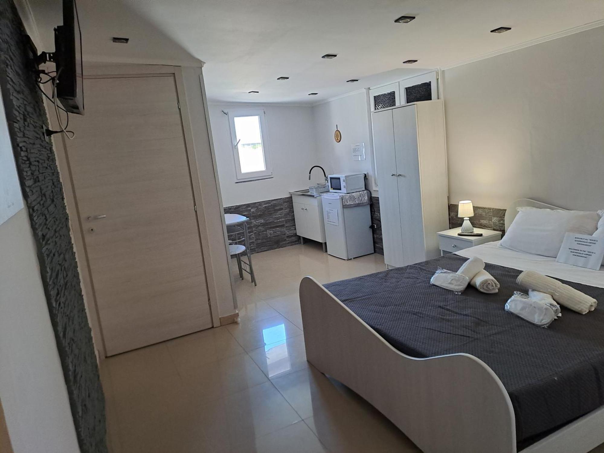 Il Quadrifoglio House Airport Guest house *